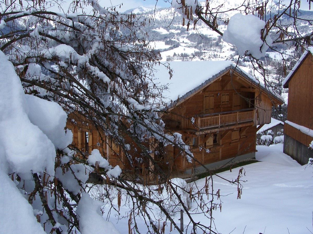 Chalet Perla de Na vue extérieure en hiver