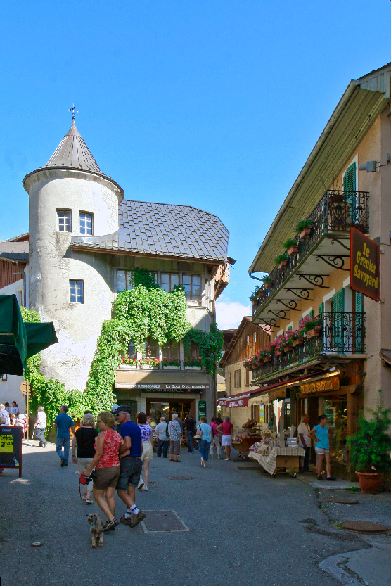 Samoëns-Rue principale-Tour Gourmande